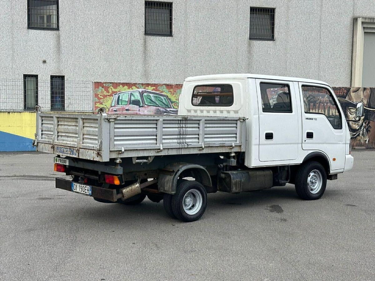 Kia K2500 2.5 TDI DC Autocarro (3)