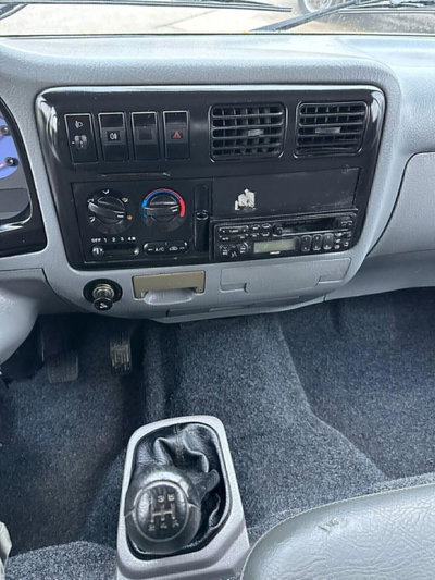 Kia K2500 2.5 TDI DC Autocarro (8)