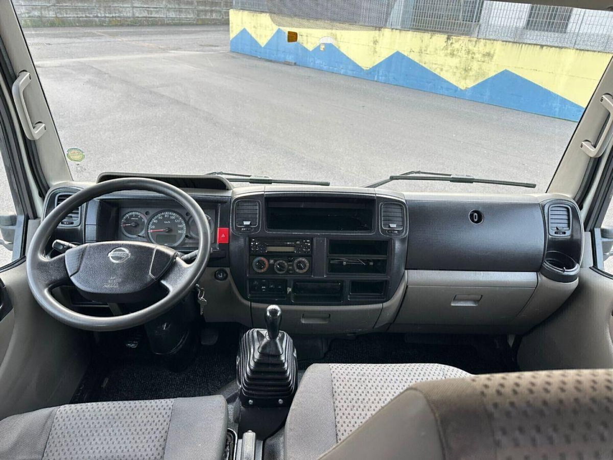 Nissan Cabstar 35.15 3.0 TDI PL-RG Cabinato Premium (6)