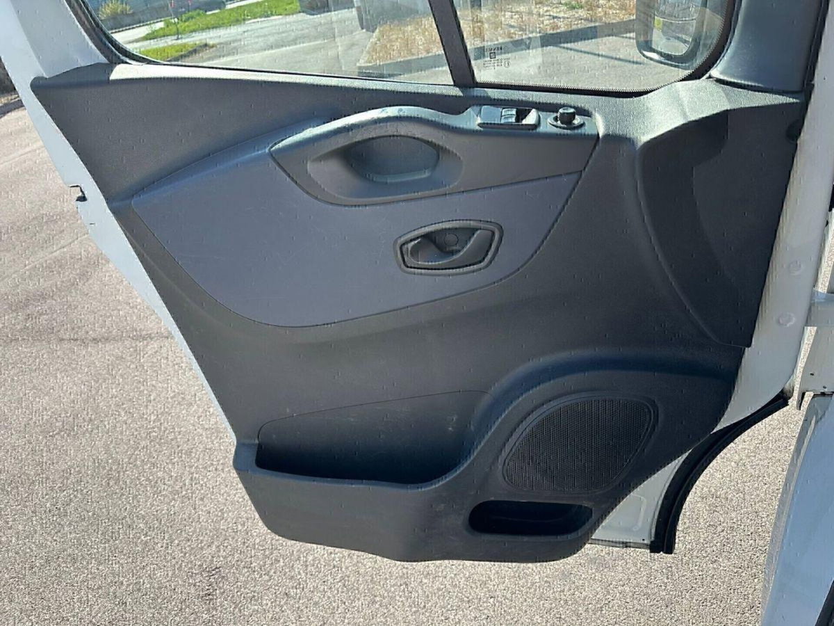 Opel Vivaro Furgone 27 1.6 CDTI 115CV PC-TN Combi (8)
