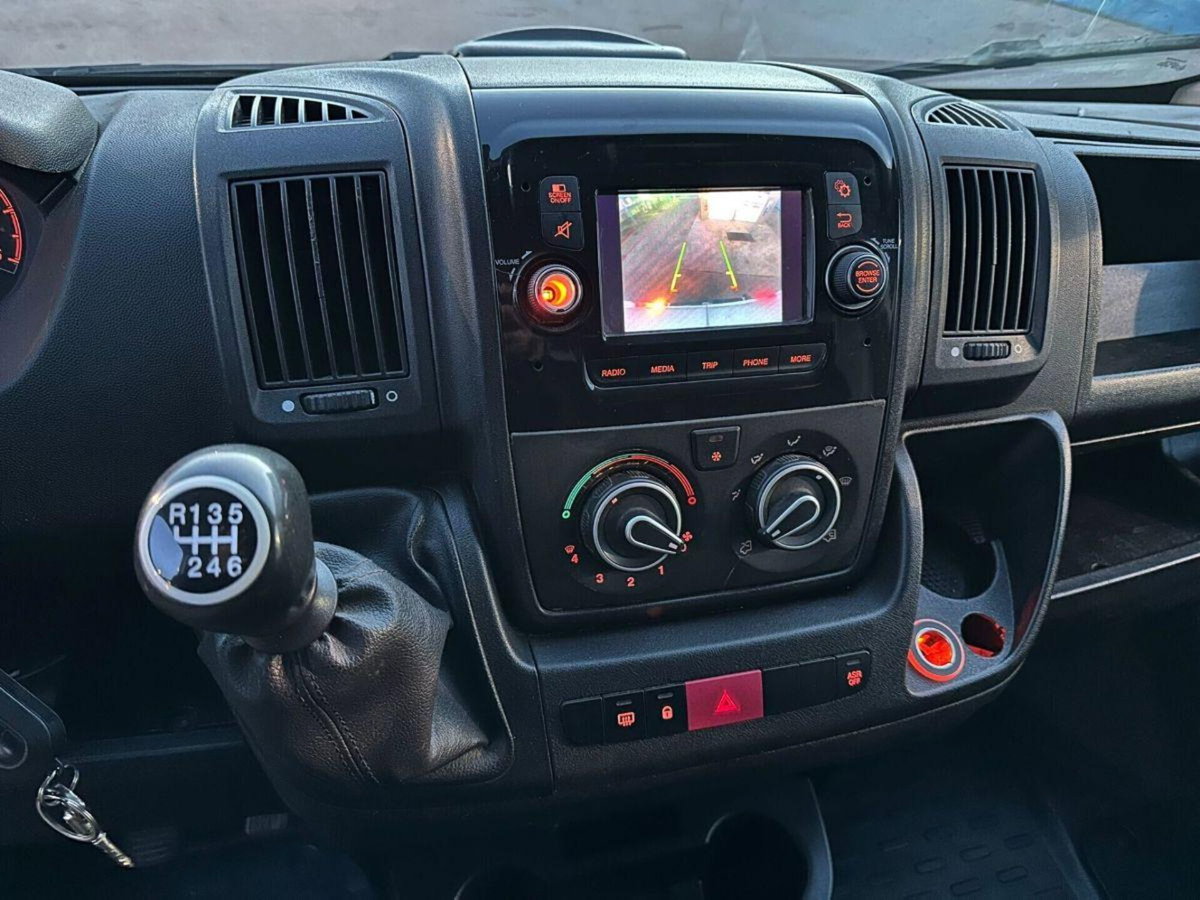 Peugeot Boxer Furgone 328 2.2 BlueHDi 120 S&S PC-TN Furgone Premium (7)