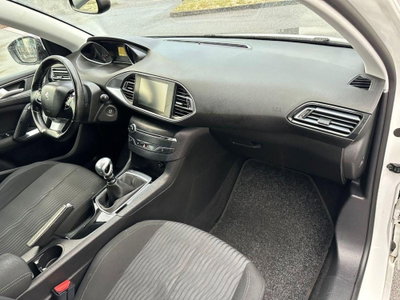 Peugeot 308 BlueHDi 120 S&S EAT6 GT Line (10)