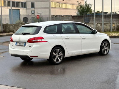 Peugeot 308 BlueHDi 120 S&S EAT6 GT Line (4)
