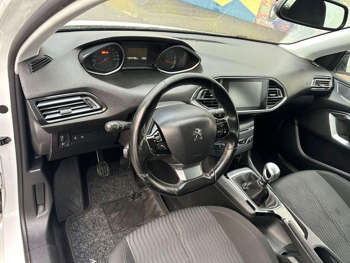 Peugeot 308 BlueHDi 120 S&S EAT6 GT Line (5)