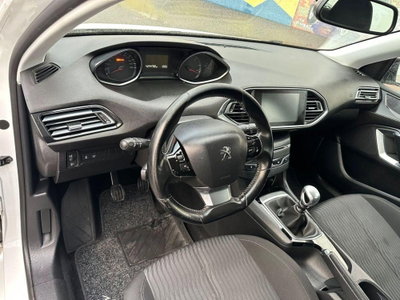 Peugeot 308 BlueHDi 120 S&S EAT6 GT Line (5)
