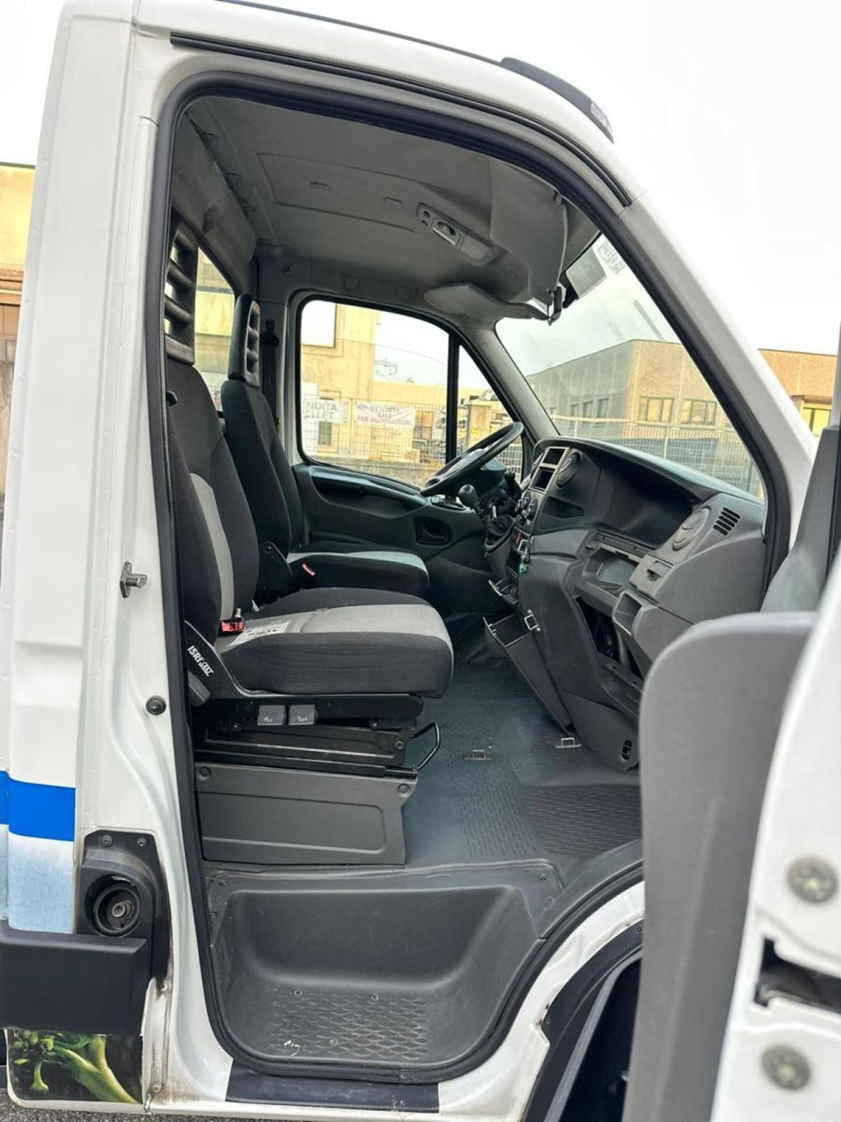Iveco Daily Telaio 35C14G BarTor3.0 metano PM-RG Cab. (7)