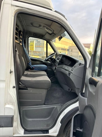 Iveco Daily Telaio 35C17 3.0 HPT PL-RG Cabinato (11)