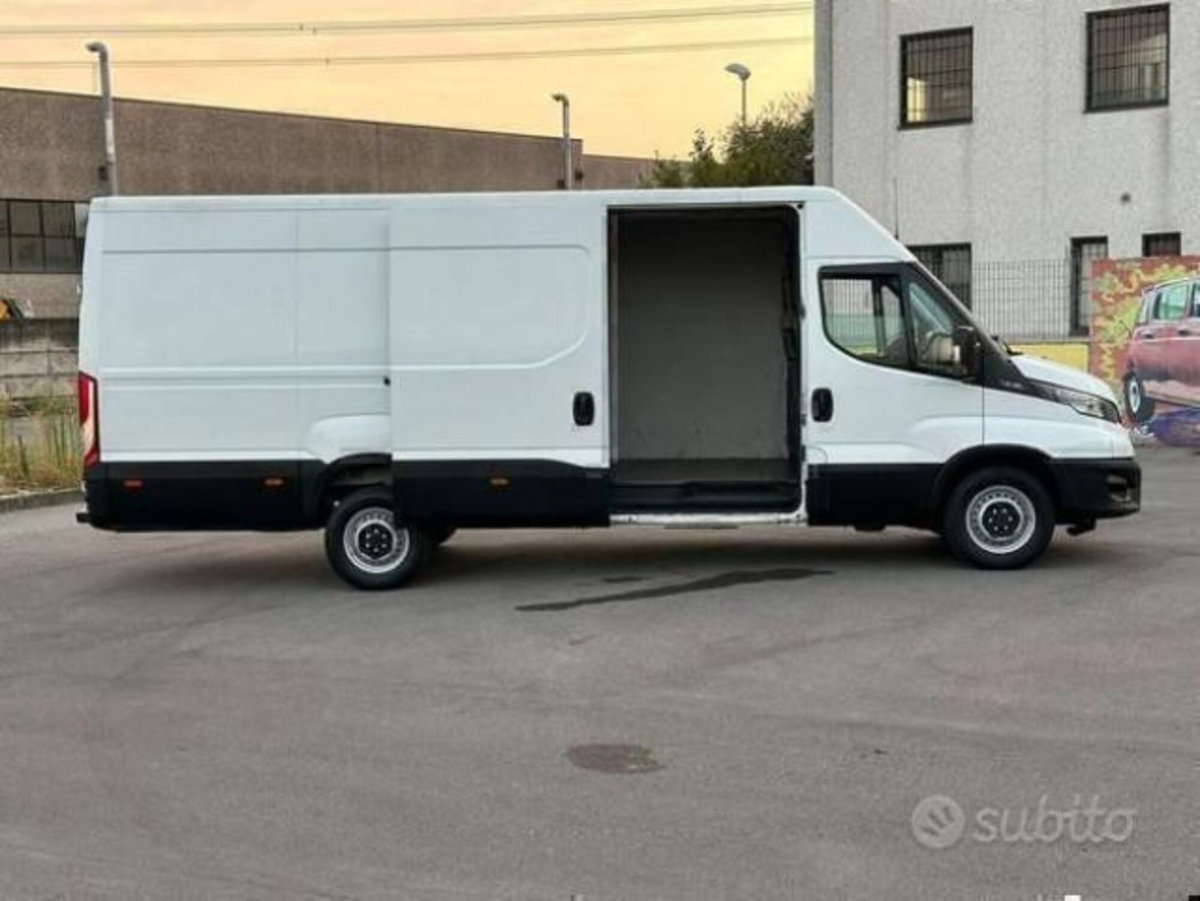 Iveco Daily Furgone 35S16V 2.3 HPT PLM-TA Furgone (14)
