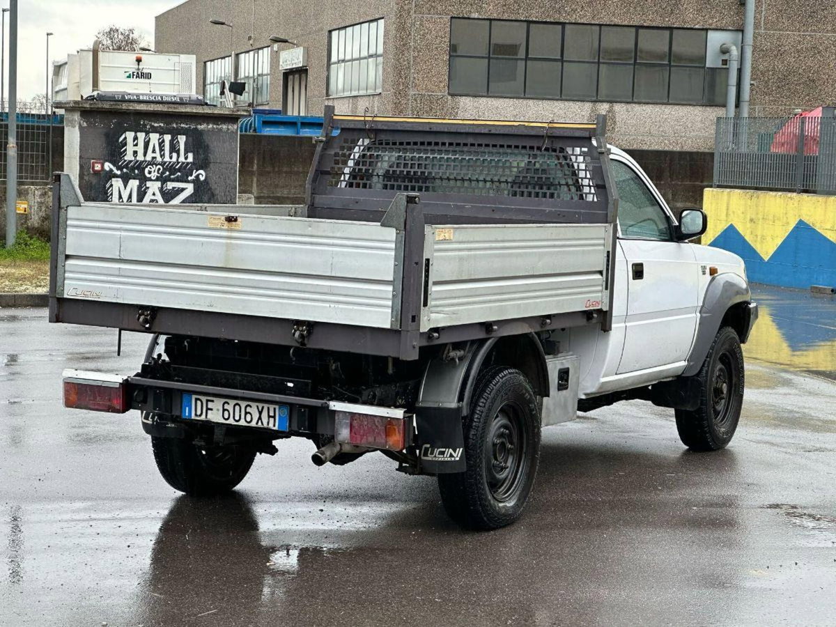 Tata Pick Up Pick-up 2.0 TDI 4x2 PC (4)