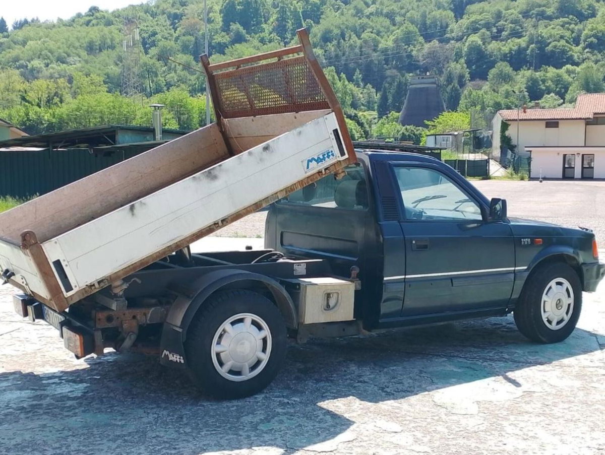 Tata Xenon Xenon 2.2 Dicor 4x2 PL-DC Cassonato Ribaltabile Post. (7)