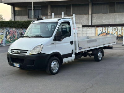 Iveco Daily Telaio 35S12 2.3 Hpi PC Cabinato usata