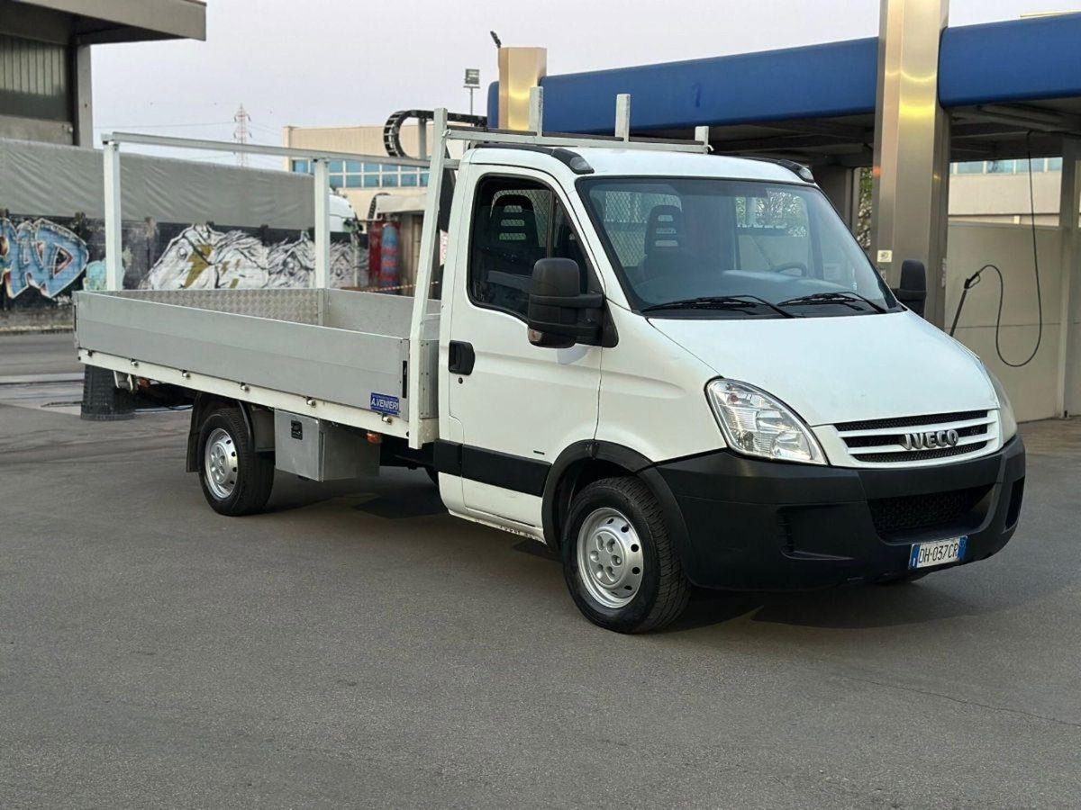 Iveco Daily Telaio 35S12 2.3 Hpi PC Cabinato (2)