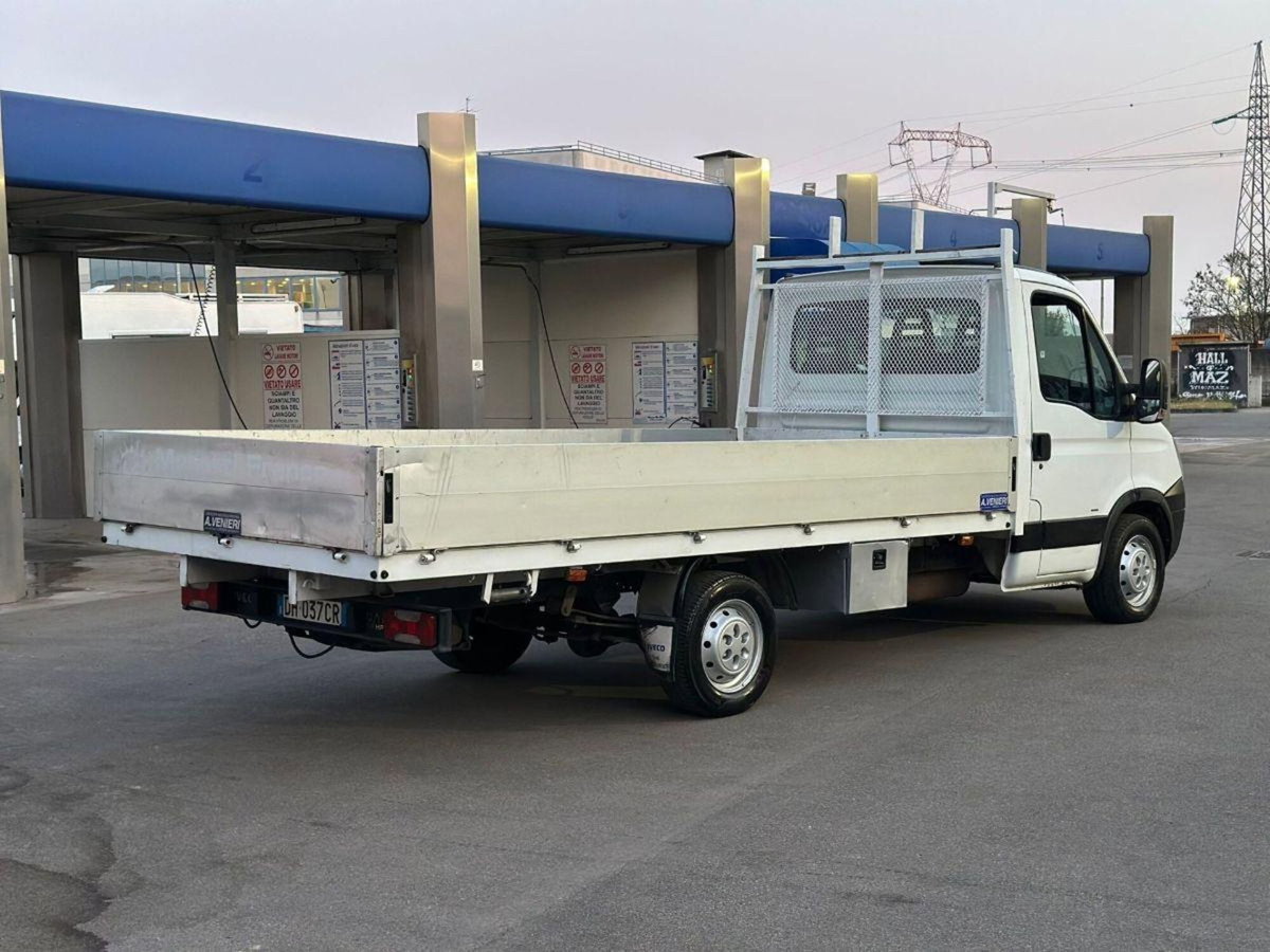 Iveco Daily Telaio 35S12 2.3 Hpi PC Cabinato (3)