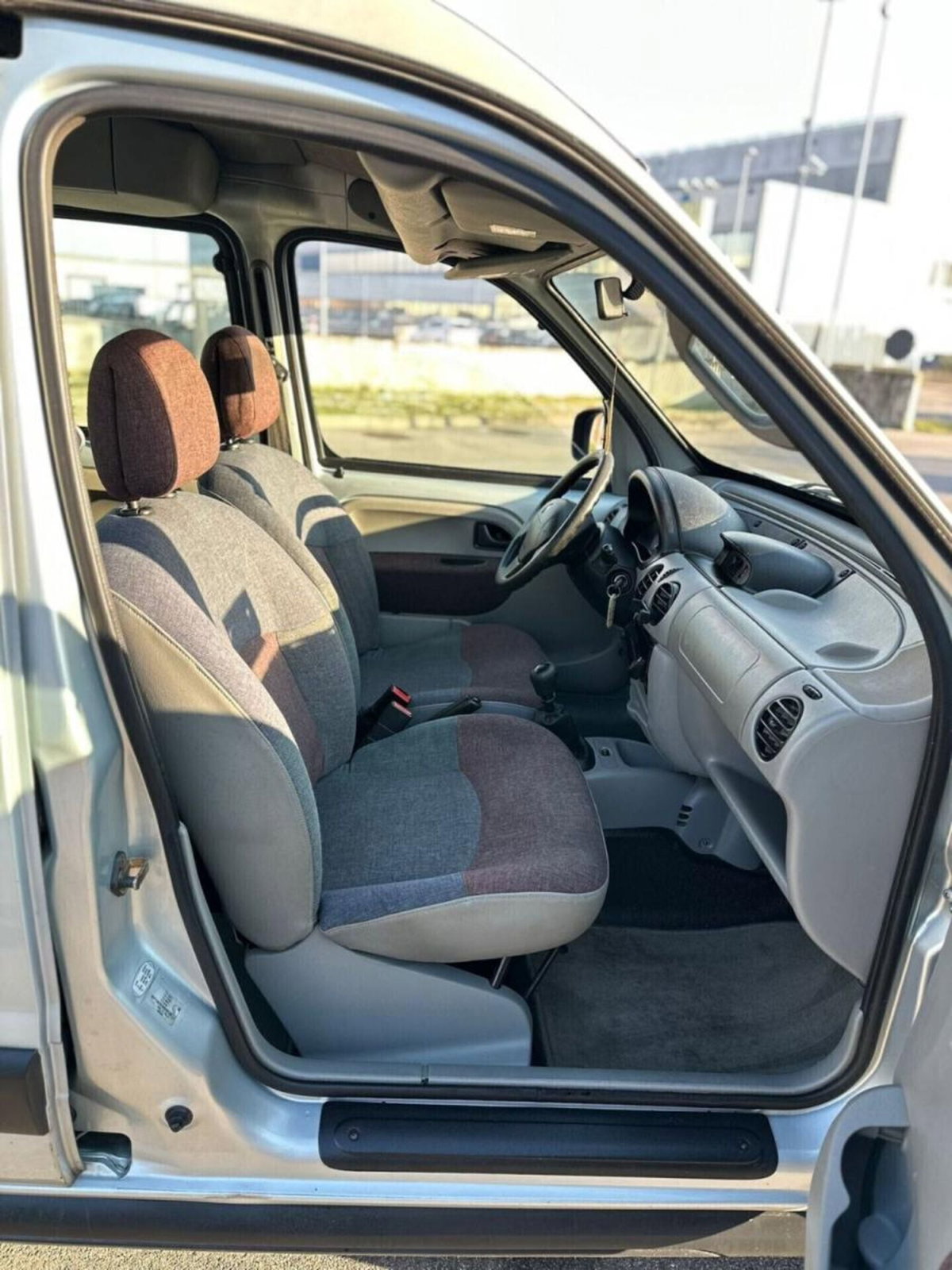 Renault Kangoo 1.9 dCi 4x4 4p. Authentique (10)