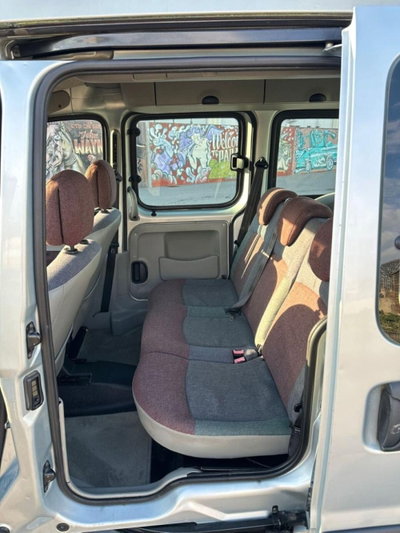 Renault Kangoo 1.9 dCi 4x4 4p. Authentique (12)