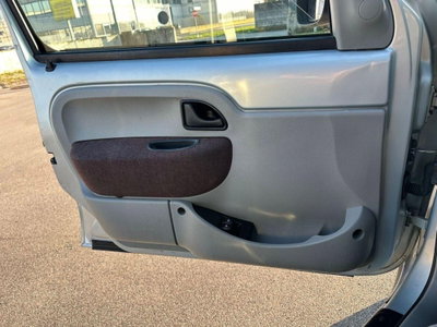 Renault Kangoo 1.9 dCi 4x4 4p. Authentique (9)