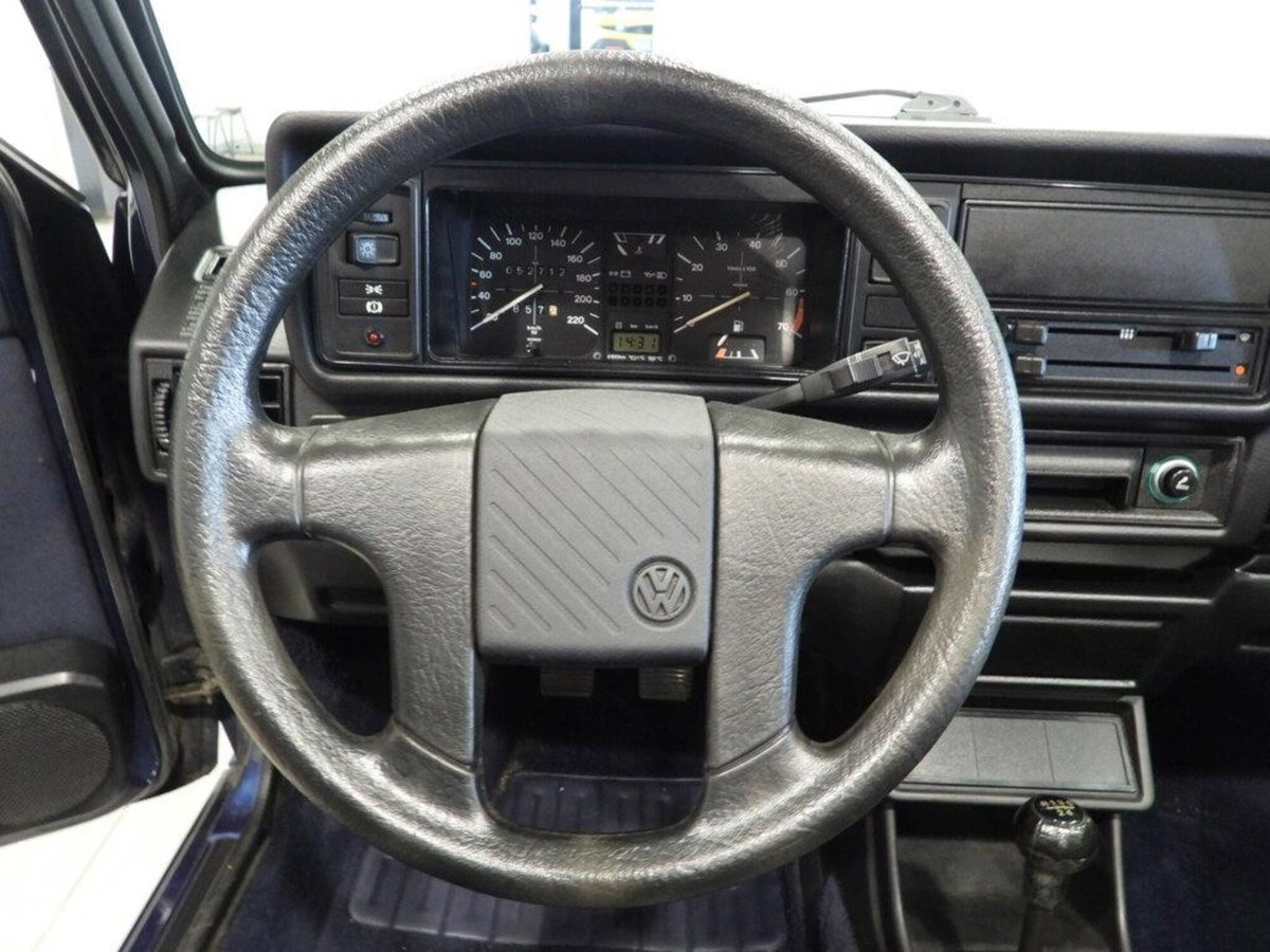 Volkswagen Golf Cabrio 1800i cat Young (4)