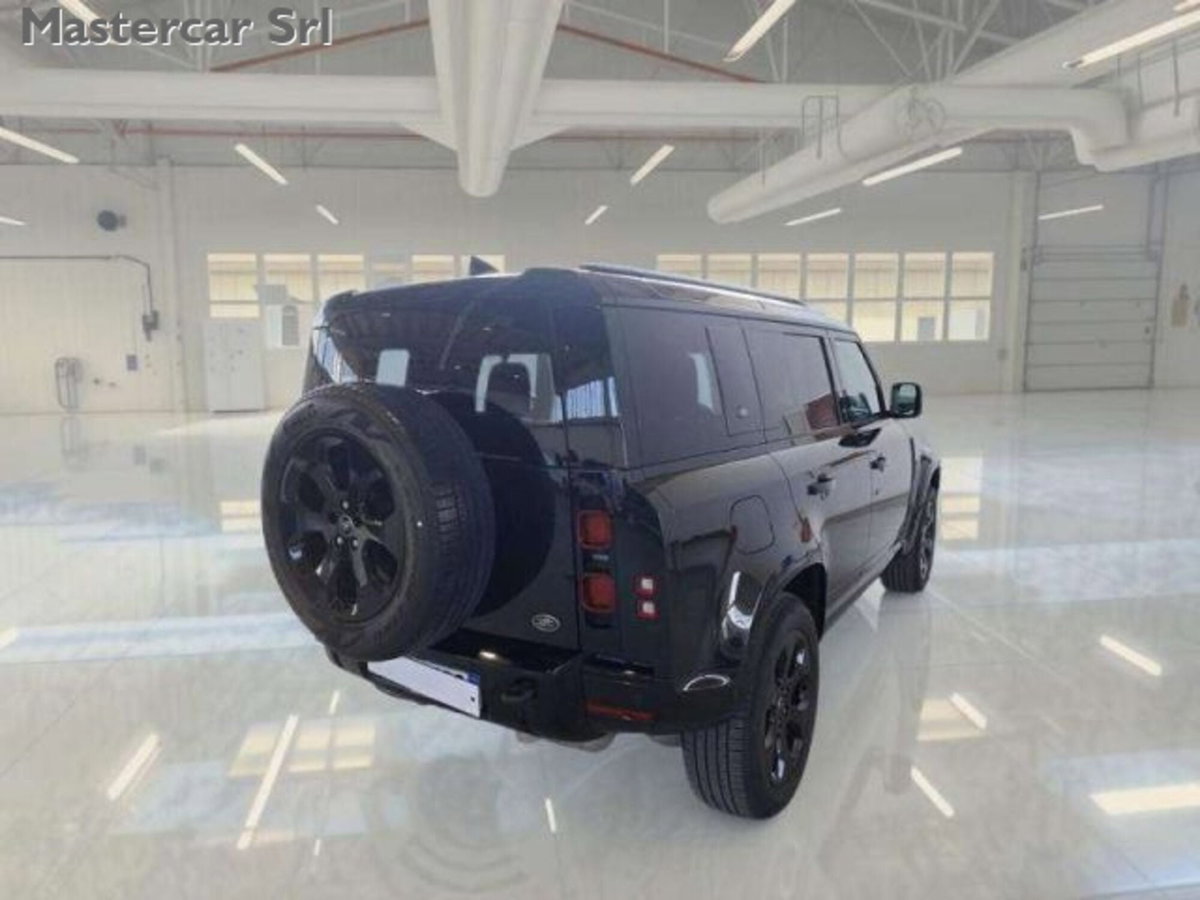 Land Rover Defender 110 3.0d i6 mhev X-Dynamic HSE awd 250cv auto (2)