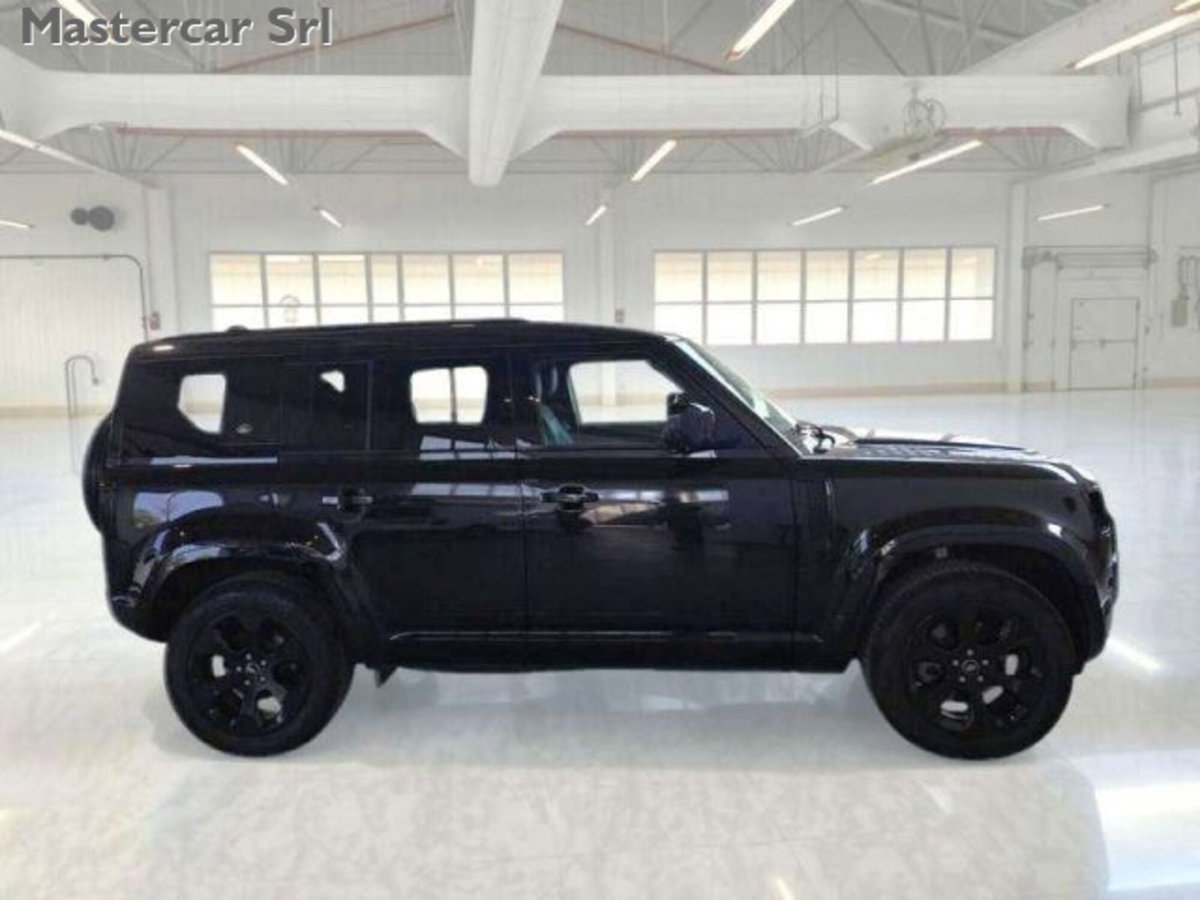 Land Rover Defender 110 3.0d i6 mhev X-Dynamic HSE awd 250cv auto (5)