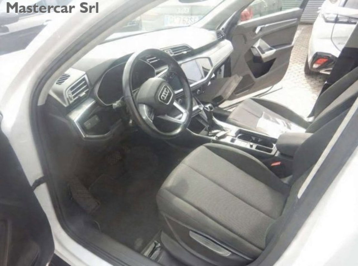 Audi Q3 40 2.0 tfsi Business quattro s-tronic (5)