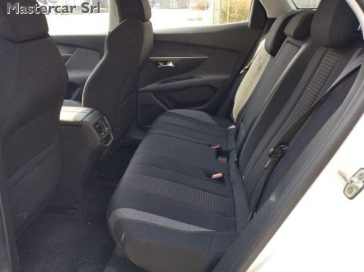 Peugeot 3008 BlueHDi 130 S&S Business (8)