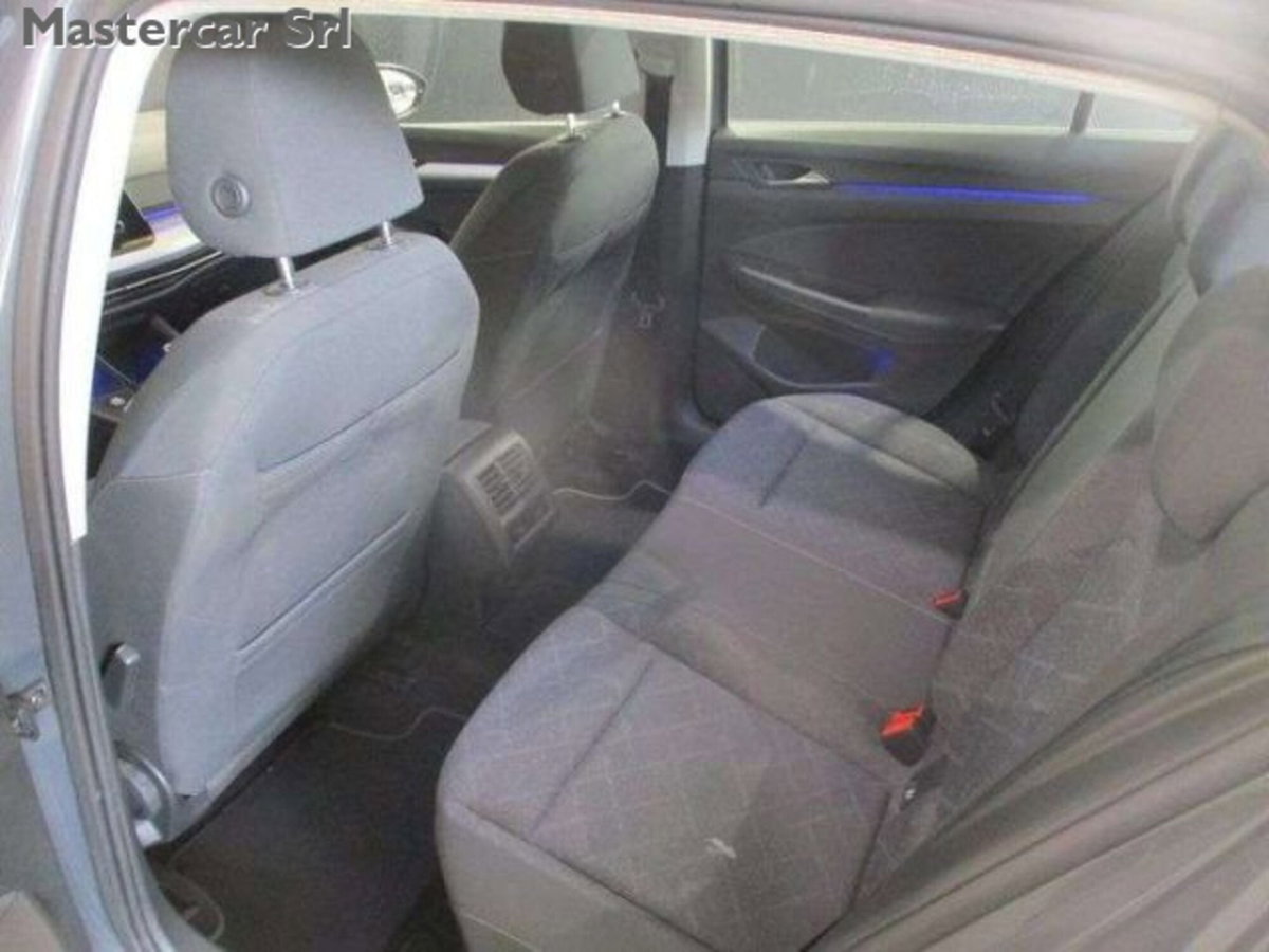 Volkswagen Golf 2.0 tdi Life 115cv (11)