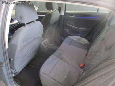 Volkswagen Golf 2.0 tdi Life 115cv (11)