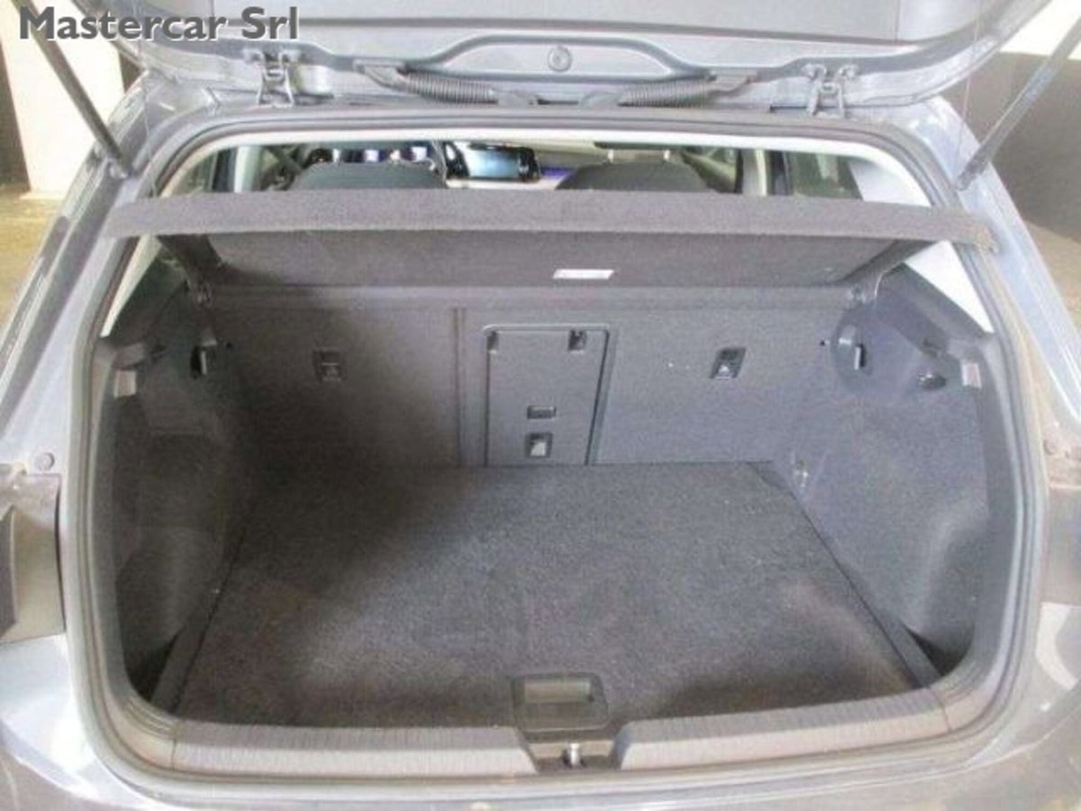 Volkswagen Golf 2.0 tdi Life 115cv (12)