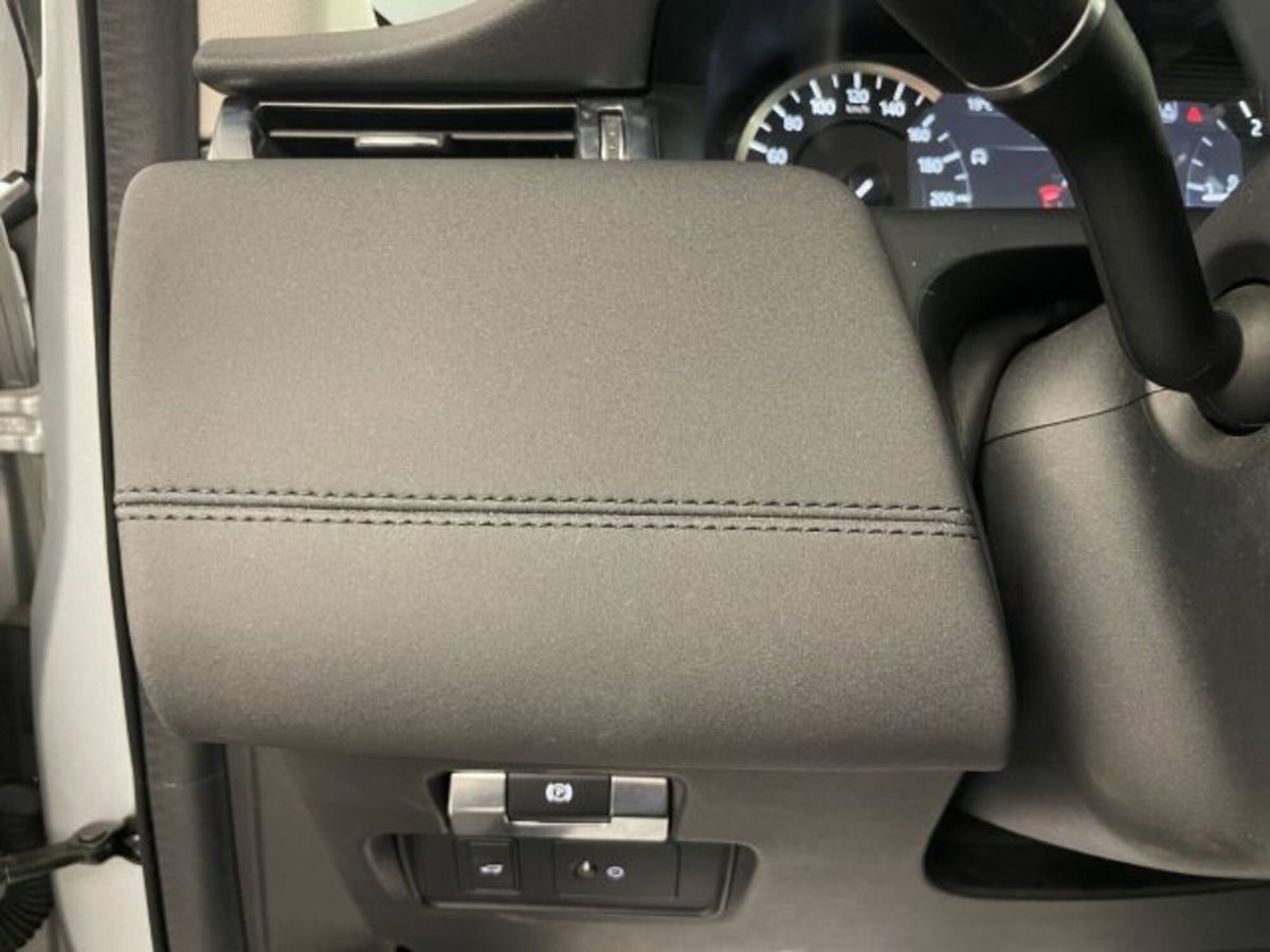 Land Rover Discovery Sport 2.0 TD4 150 CV Pure (16)