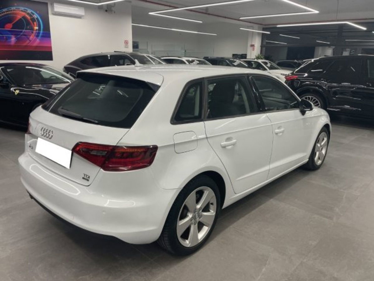Audi A3 Sportback 1.6 TDI clean diesel Ambition (4)