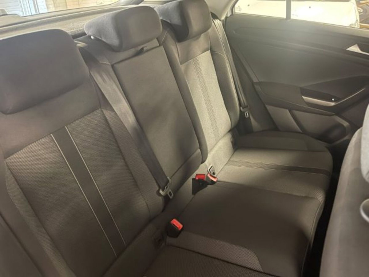 Volkswagen T-Roc 1.0 TSI Life (10)