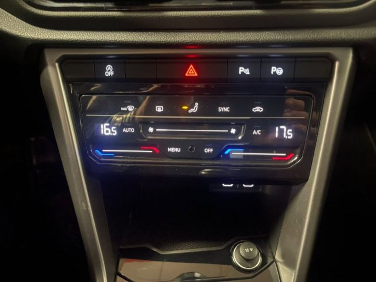 Volkswagen T-Roc 1.0 TSI Life (17)