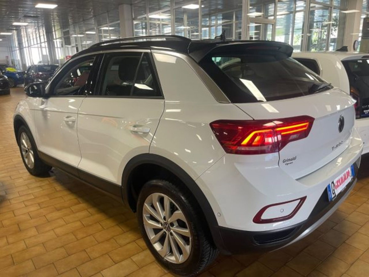 Volkswagen T-Roc 1.0 TSI Life (3)