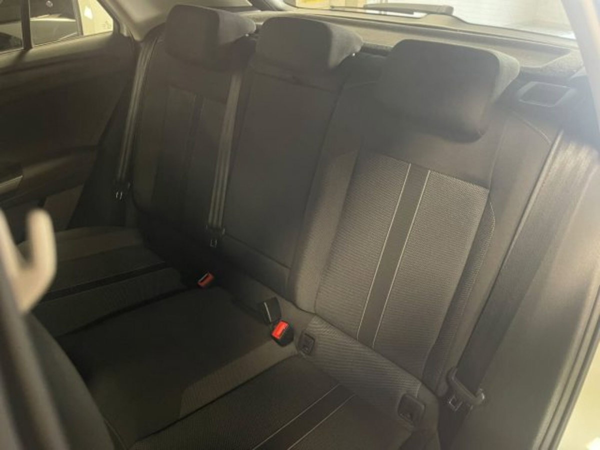 Volkswagen T-Roc 1.0 TSI Life (8)