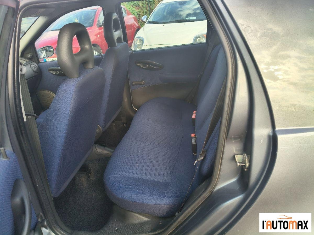 Fiat Punto 1.2 5 porte Actual (11)