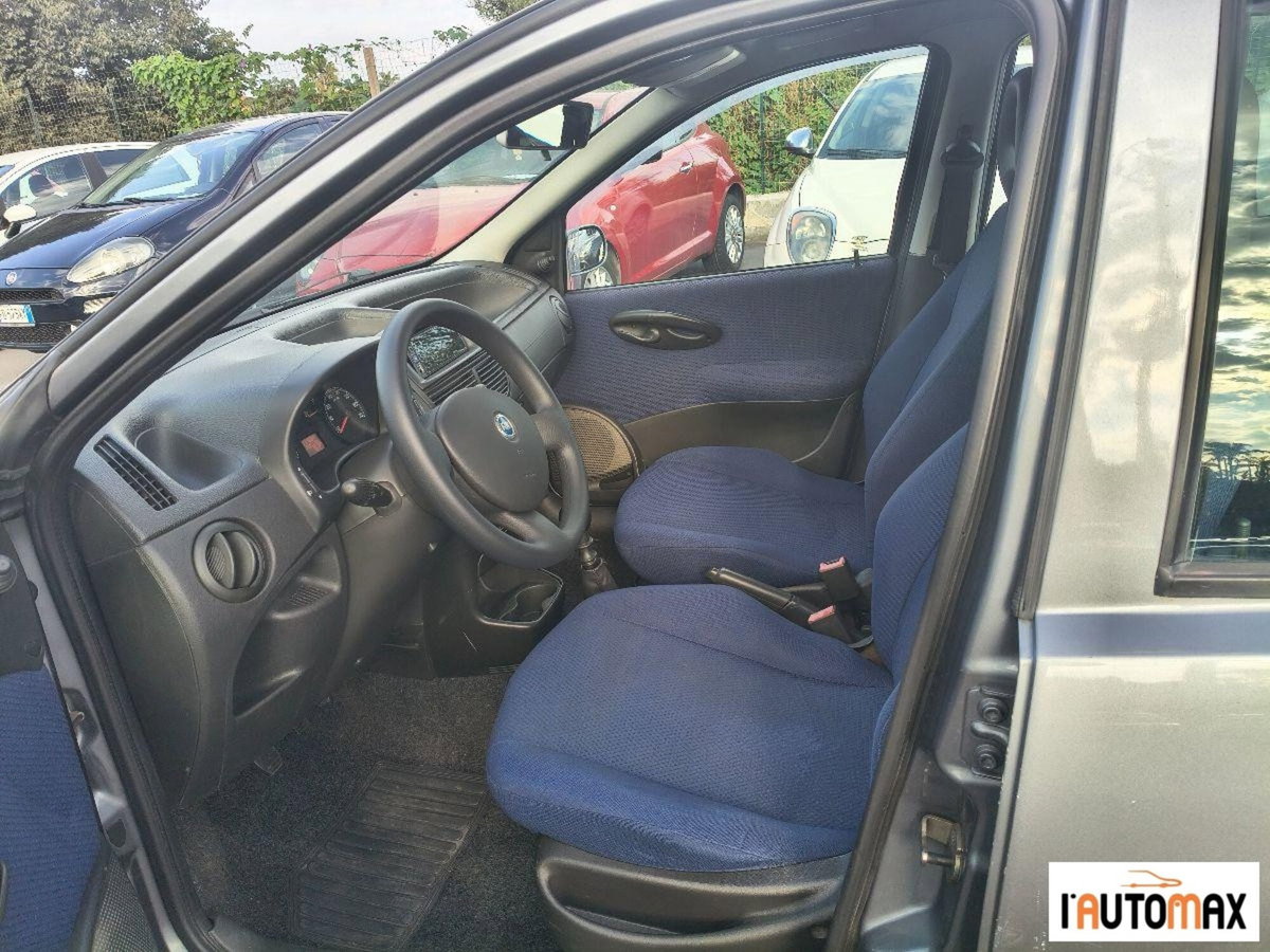 Fiat Punto 1.2 5 porte Actual (7)