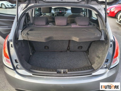 Lancia Ypsilon 1.2 69 CV 5 porte Silver (12)