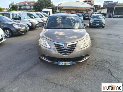 Lancia Ypsilon 1.2 69 CV 5 porte Silver (2)