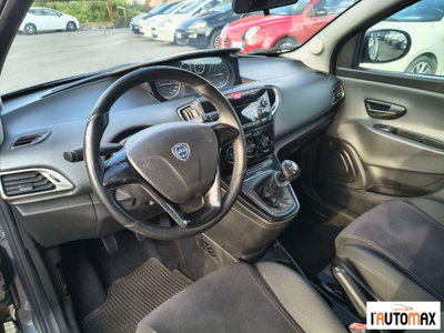 Lancia Ypsilon 1.2 69 CV 5 porte Silver (9)
