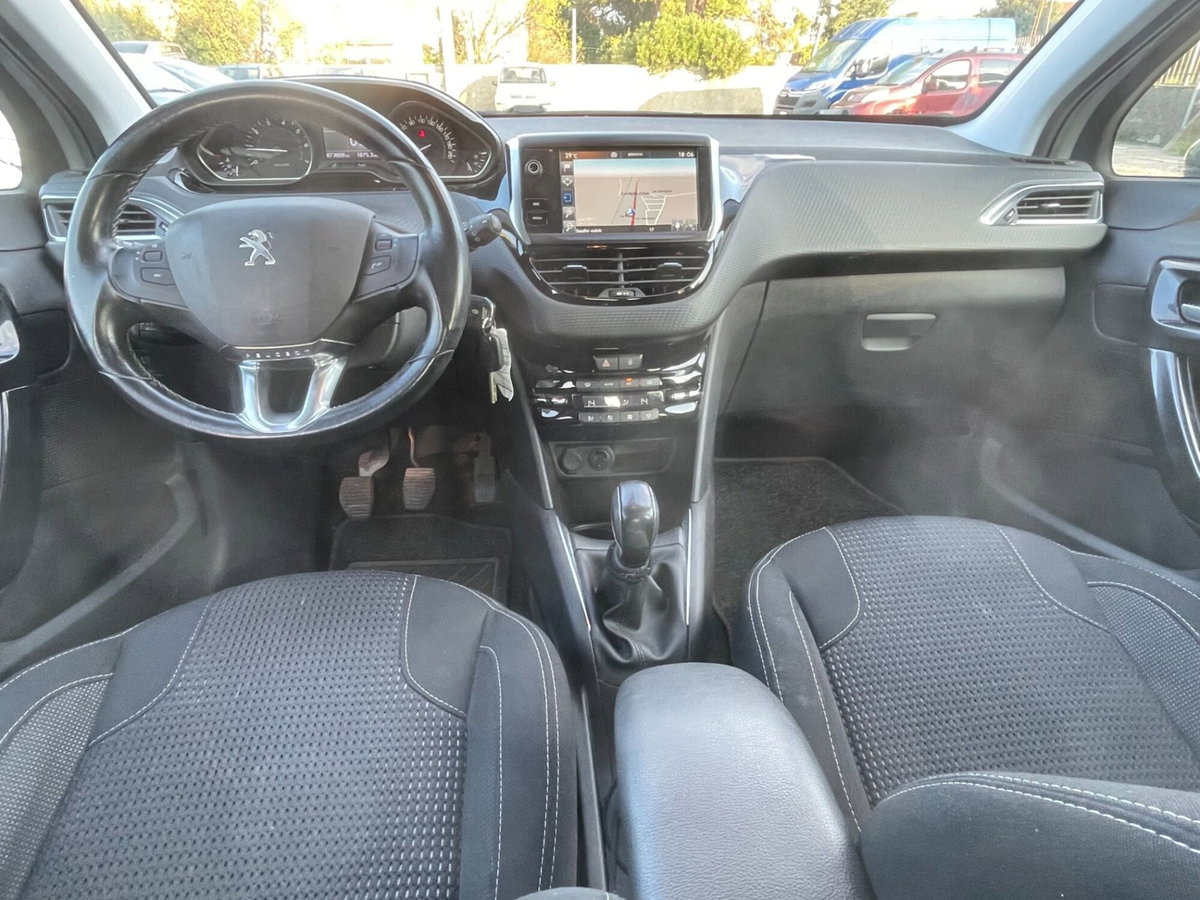 Peugeot 208 82 5 porte Allure (11)