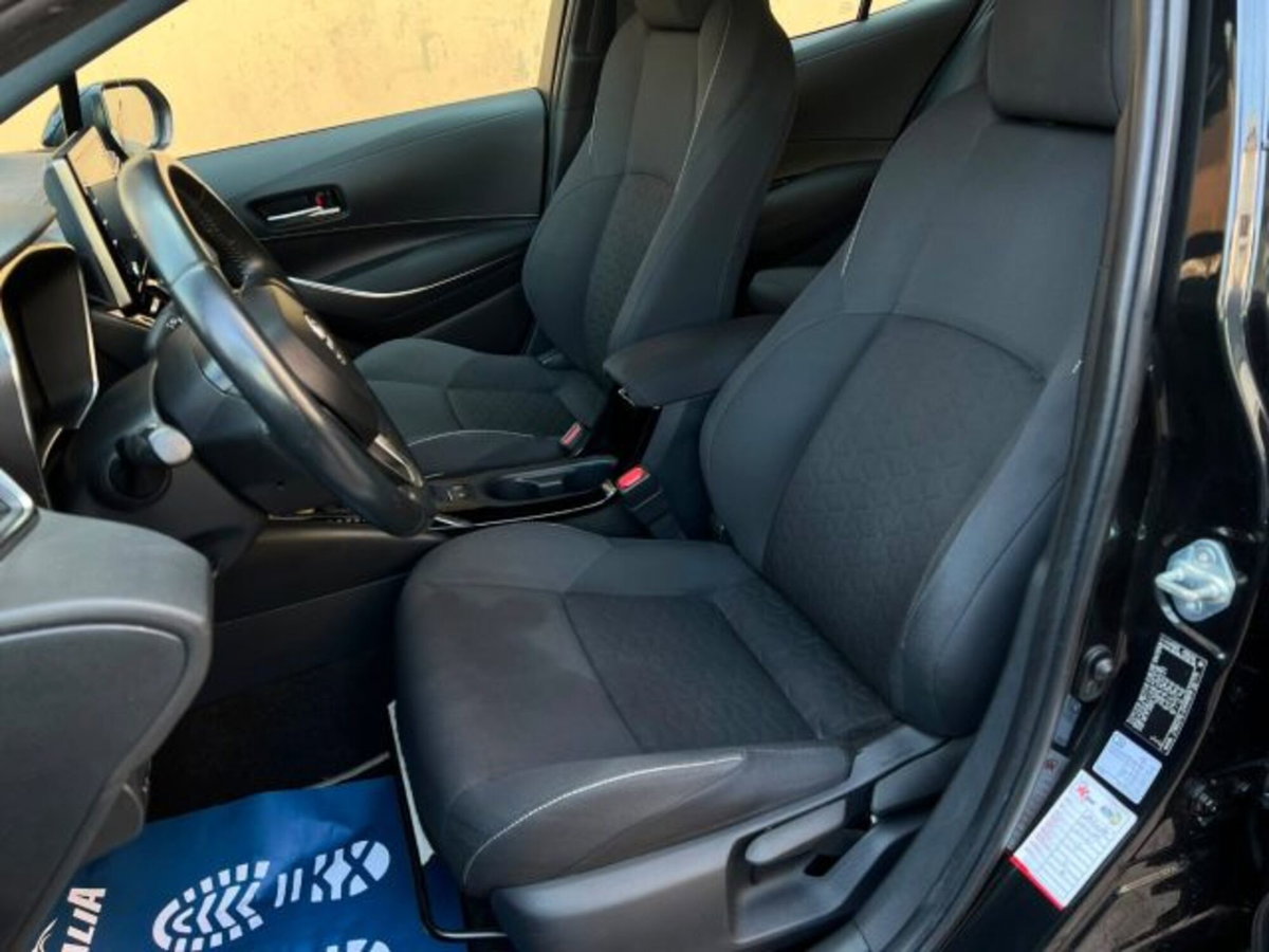 Toyota Corolla 1.8 Hybrid Active (10)
