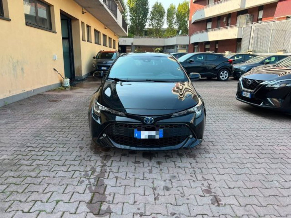 Toyota Corolla 1.8 Hybrid Active (2)