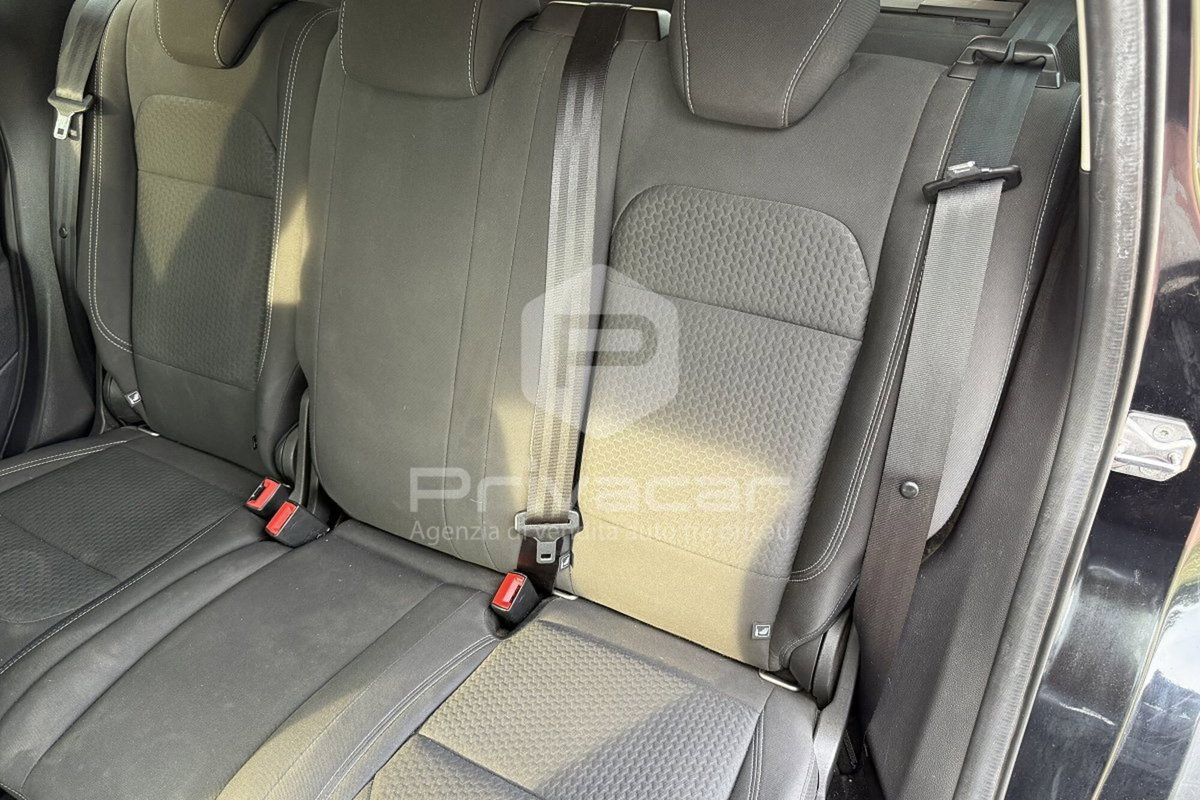 Ford Kuga 1.5 TDCI 120 CV S&S 2WD Business (13)