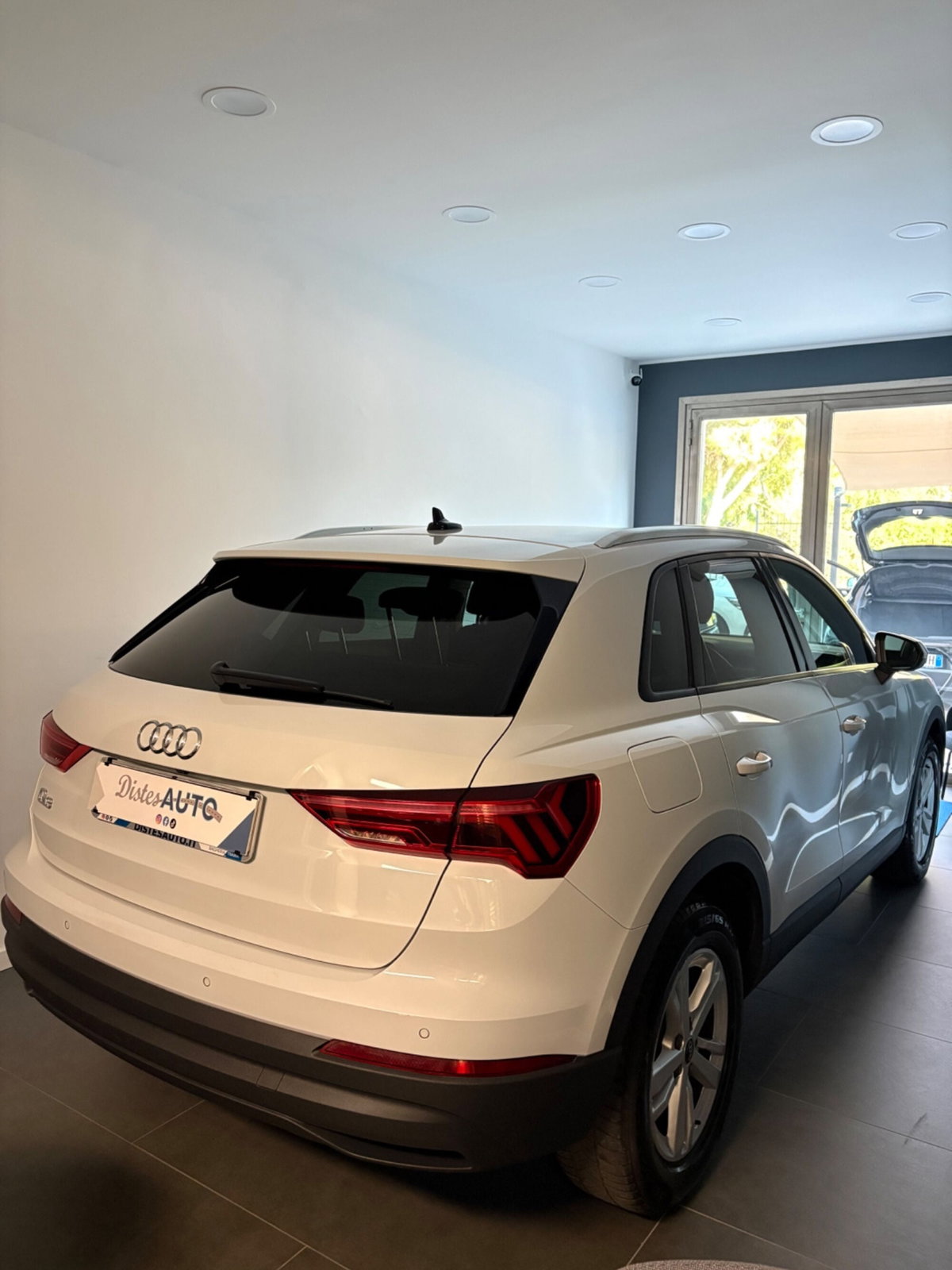 Audi Q3 35 TDI quattro S tronic Business (6)