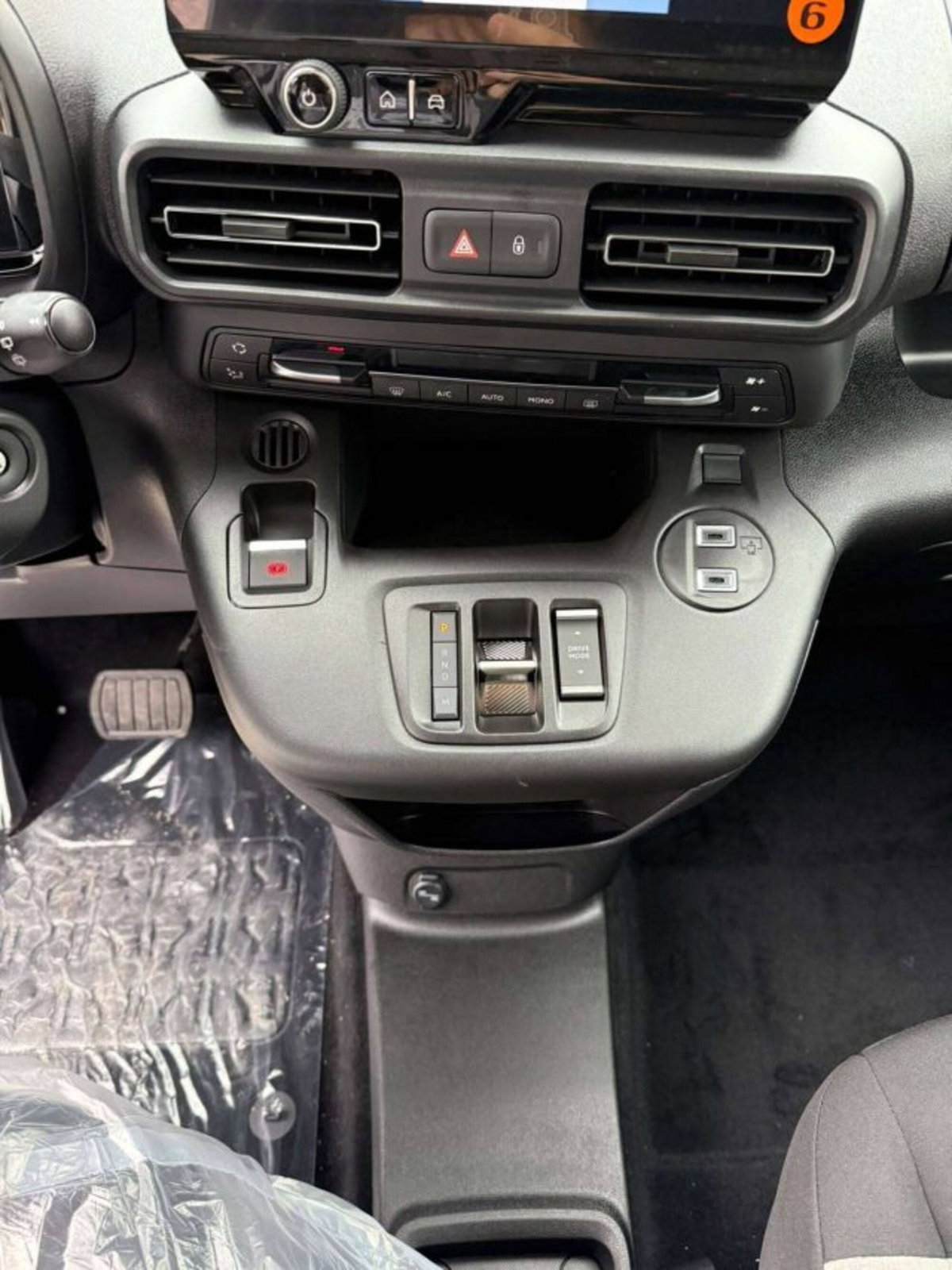 Citroen Berlingo 1.5 bluehdi M Max s&s 130cv eat8 (19)
