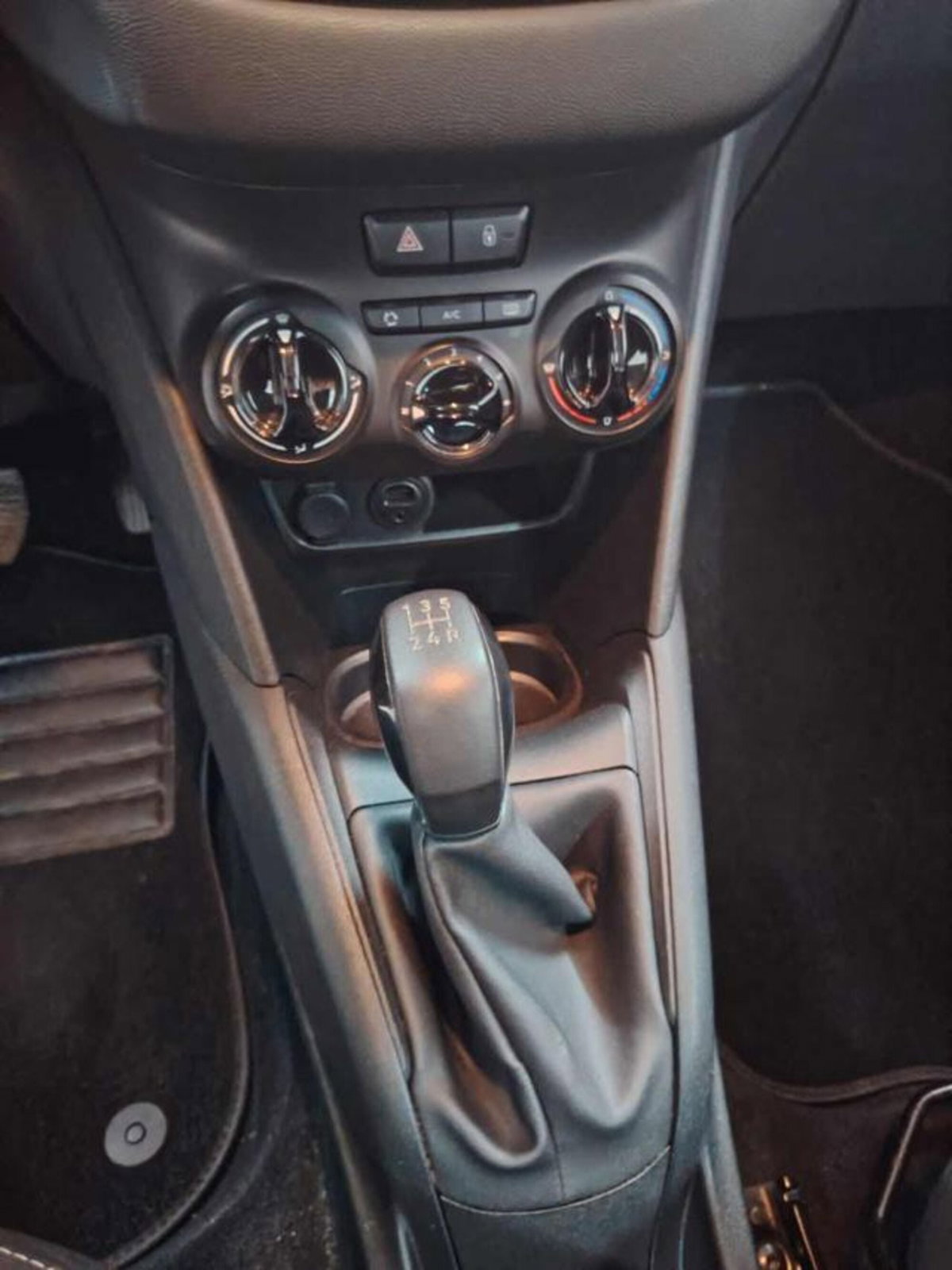 Peugeot 208 82 5 porte Active (8)