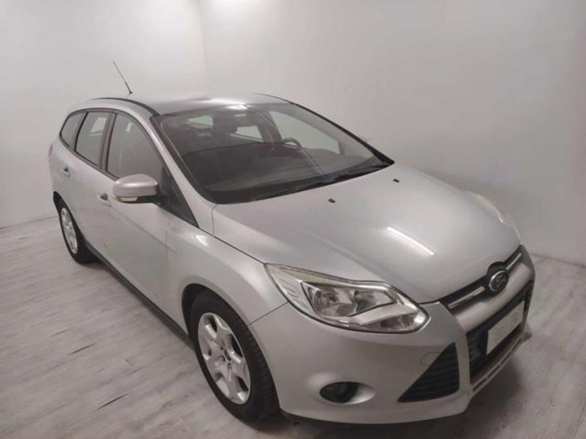 Ford Focus Station Wagon 1.6 TDCi 115 CV SW Individual (2)