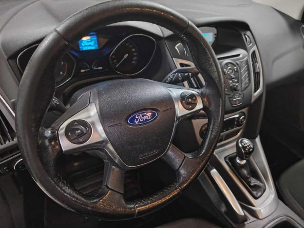 Ford Focus Station Wagon 1.6 TDCi 115 CV SW Individual (9)