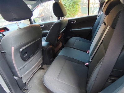 Renault Koleos 2.0 dCi 150CV 4X4 Dynamique (9)