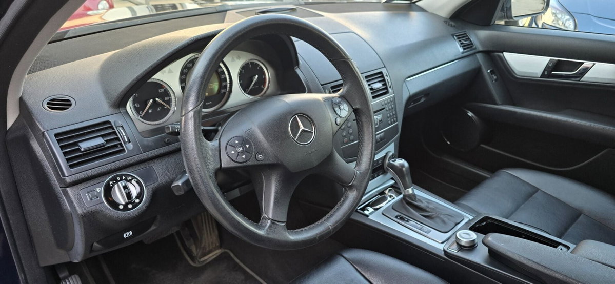 Mercedes-Benz Classe C 220 CDI Avantgarde (11)